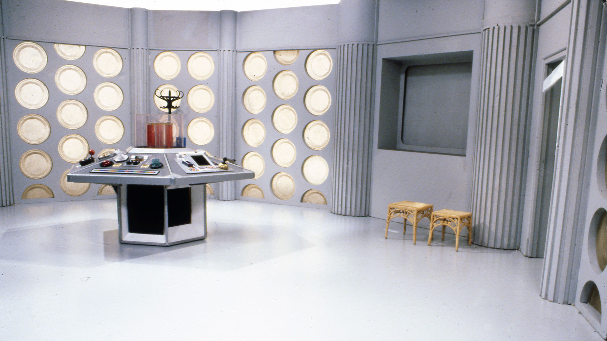 1983_Doctor_Who_Tardis